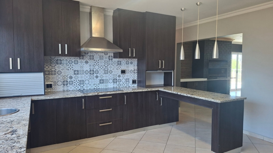 4 Bedroom Property for Sale in Sunrise On Sea Eastern Cape